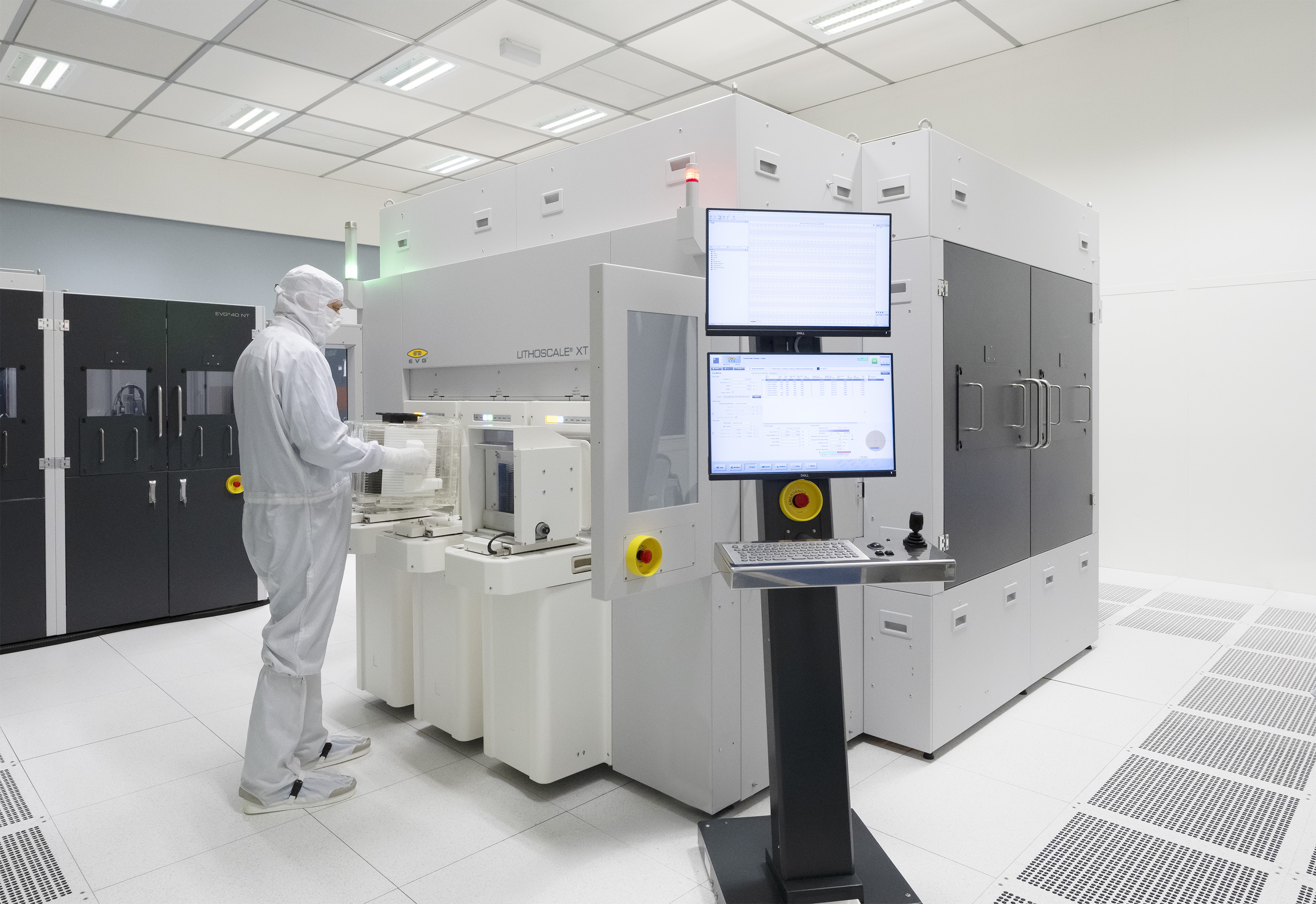 The LITHOSCALE® XT maskless exposure (MLE™) system from EV Group is the industry’s first true high-throughput/high-resolution digital lithography solution for high-volume-manufacturing (HVM) heterogeneous integration applications. The LITHOSCALE® XT maskless exposure (MLE™) system from EV Group is the industry’s first true high-throughput/high-resolution digital lithography solution for high-volume-manufacturing (HVM) heterogeneous integration applications.